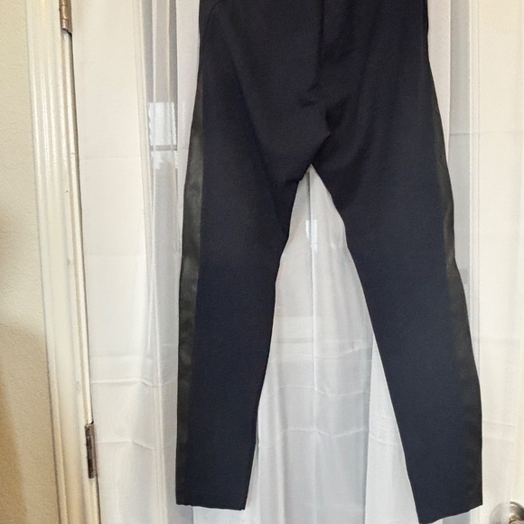 Lysse Kent Vegan Leather Ponte Leggings - Picture 2 of 7